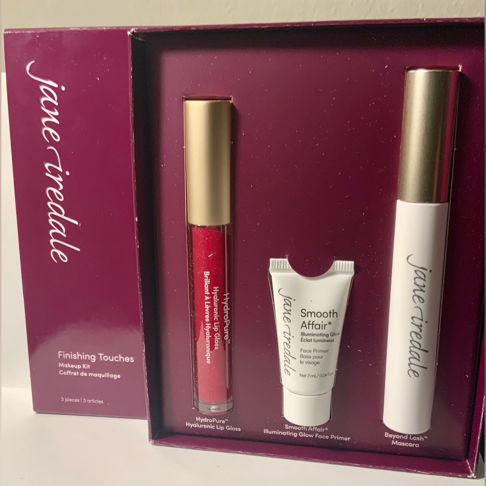 Finishing Touches Makeup Kit